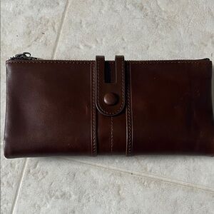 Brown Leather Wallet for women 3 zippered compartments 16 card slots